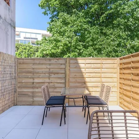 Avec Terrasse Et Piscine 앙티브