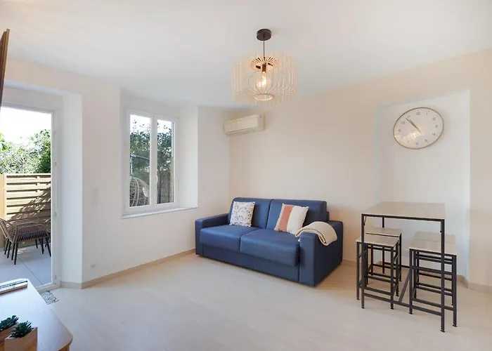 Avec Terrasse Et Piscine 아파트 앙티브