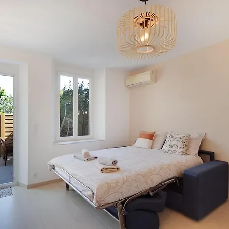 Appartamento Avec Terrasse Et Piscine *