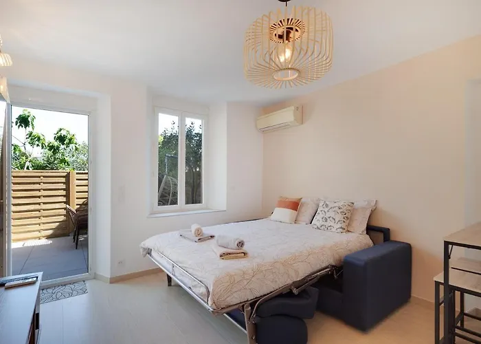 Διαμέρισμα Avec Terrasse Et Piscine *